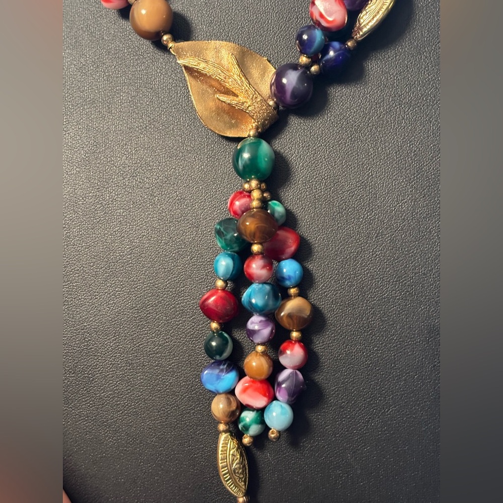 VINTAGE Genuine Lucite Statement Necklace • Gold Leaf Drop • Colorful Boho Luxe - Picture 11 of 16